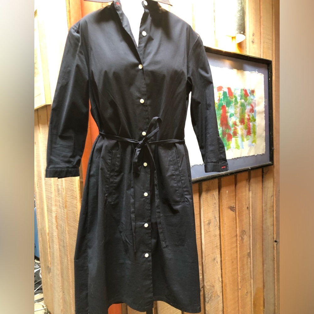 Beautiful Nine West black button down shirtwaist dress!
